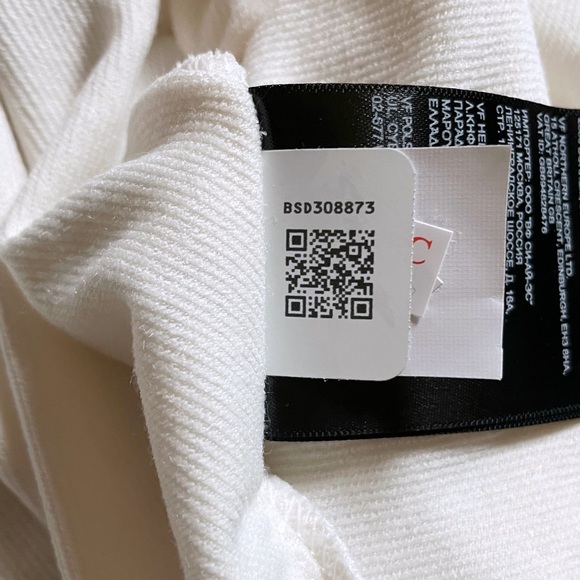 The North Face Women’s Turtleneck Pullover - Picture 5 of 6